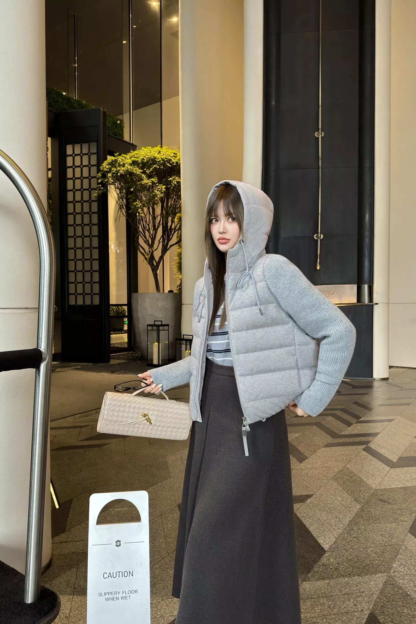 브루넬로쿠치넬리 니트 패널 후드 여성용 쇼트 패딩 상세 이미지 13