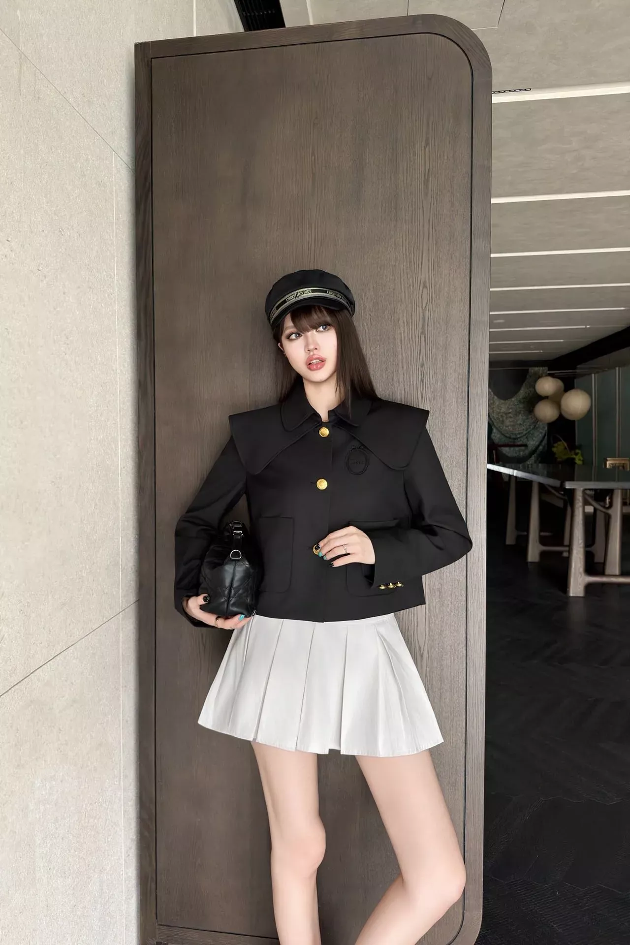 디올 와이드 칼라 크롭 여성용 버튼 재킷 상세 이미지 17
