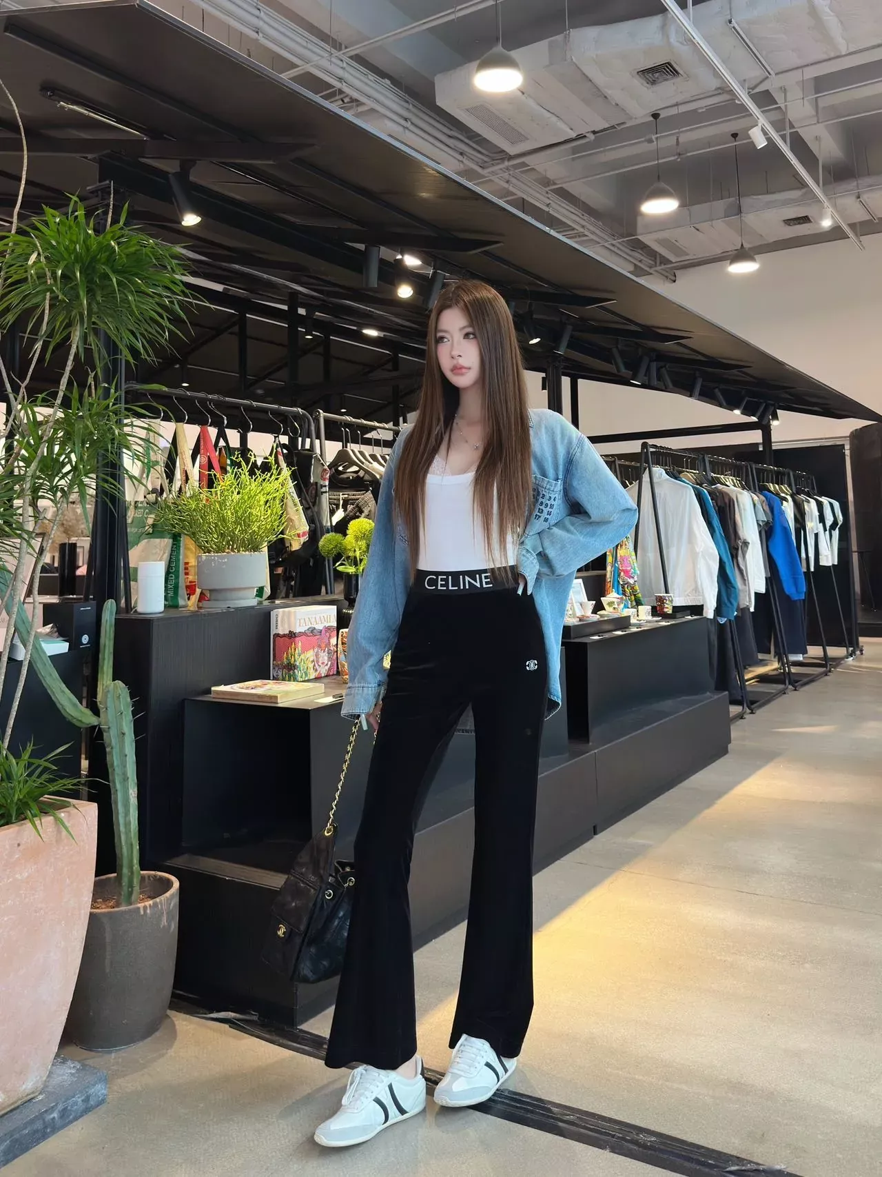 셀린느 벨벳 자수 미세 부츠컷 여성용 트레이닝 팬츠 상세 이미지 14