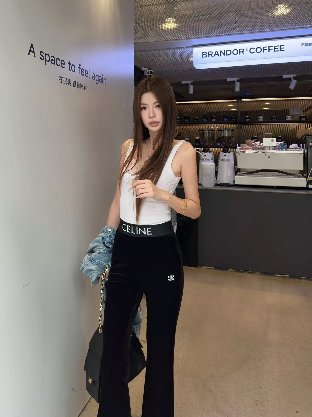 셀린느 벨벳 자수 미세 부츠컷 여성용 트레이닝 팬츠 상세 이미지 15