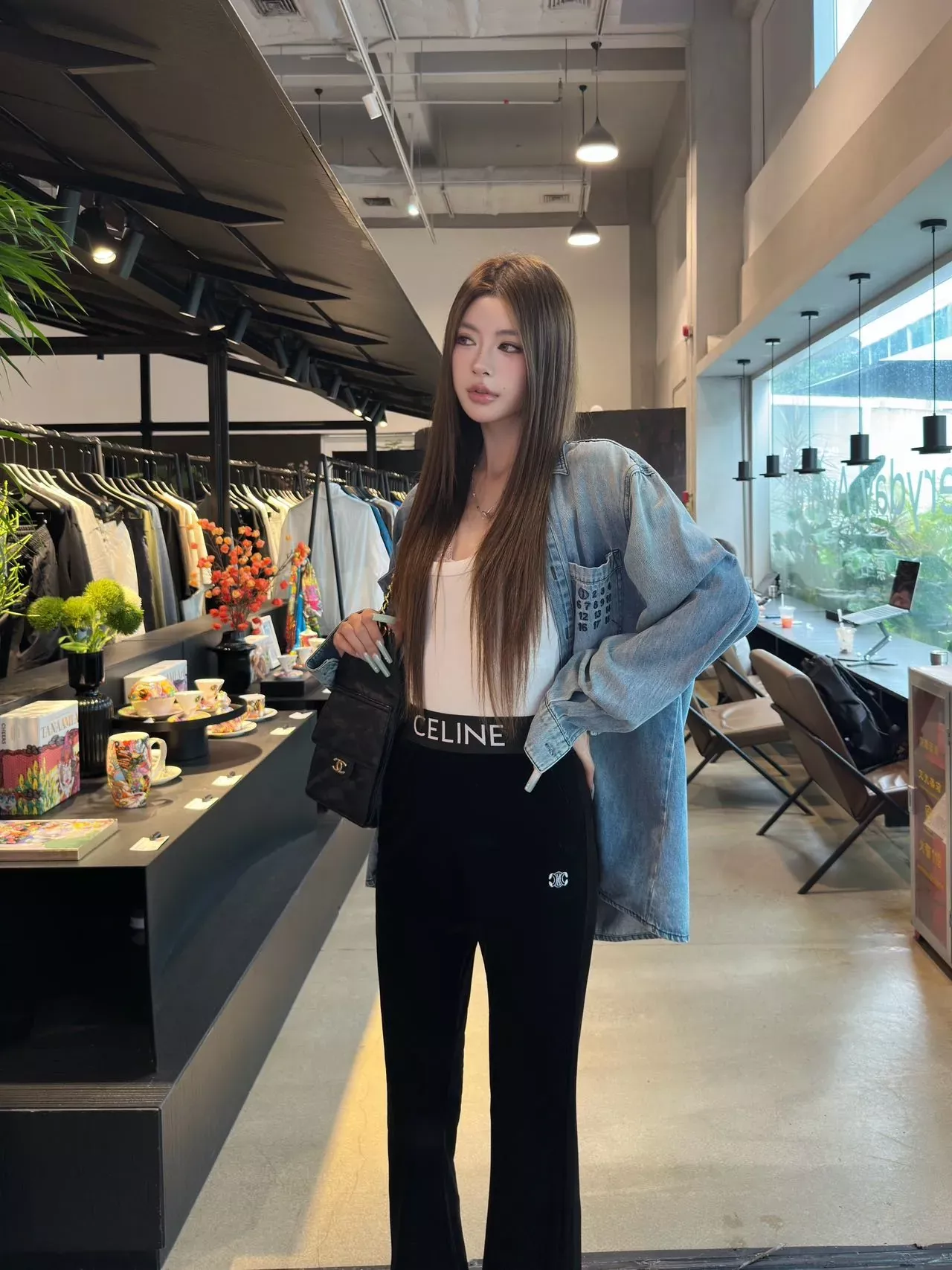 셀린느 벨벳 자수 미세 부츠컷 여성용 트레이닝 팬츠 상세 이미지 17