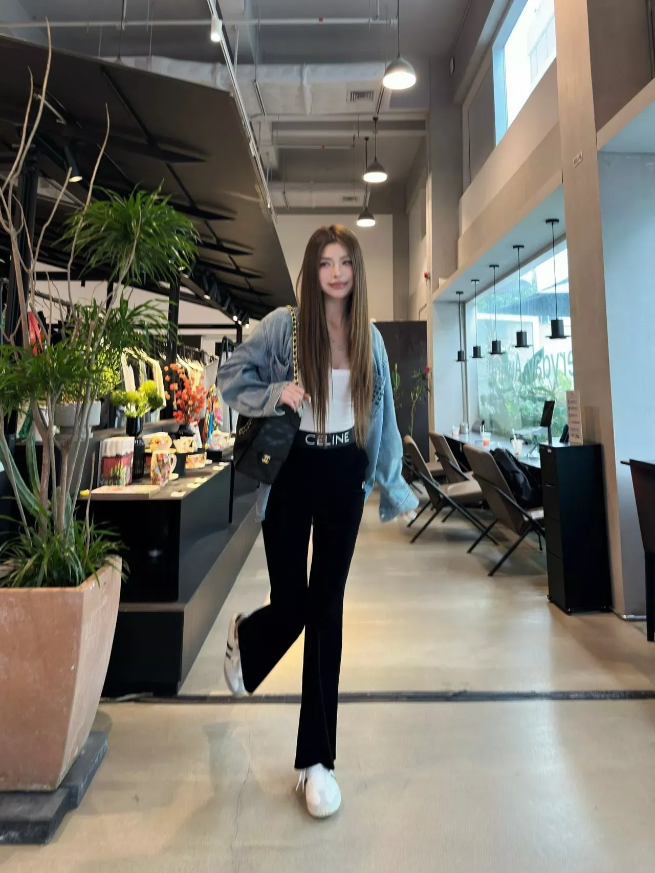셀린느 벨벳 자수 미세 부츠컷 여성용 트레이닝 팬츠 상세 이미지 18