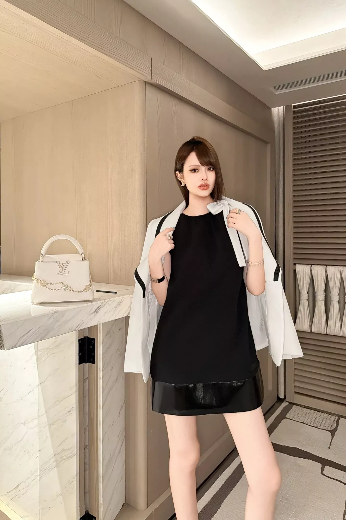 루이비통 리본 장식 A라인 여성용 원피스 상세 이미지 35