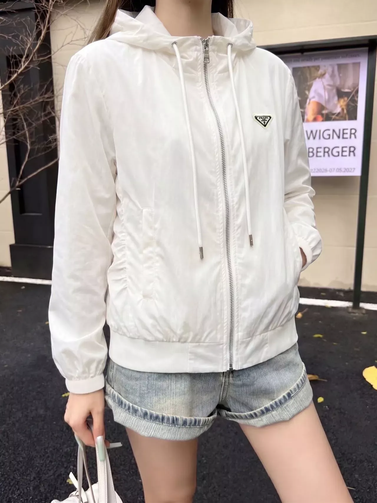 프라다 셔링 디테일 쇼트 여성용 후드 재킷 상세 이미지 20