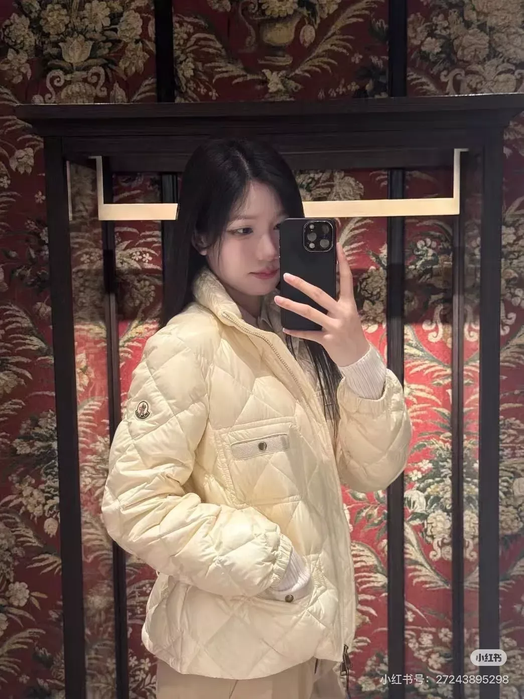 몽클레어 멀티 포켓 스탠드넥 여성용 쇼트 패딩 상세 이미지 33