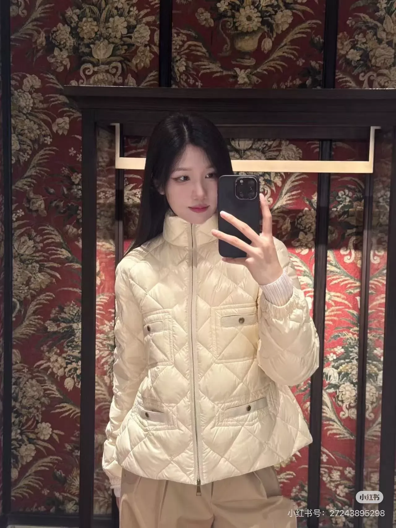 몽클레어 멀티 포켓 스탠드넥 여성용 쇼트 패딩 상세 이미지 34