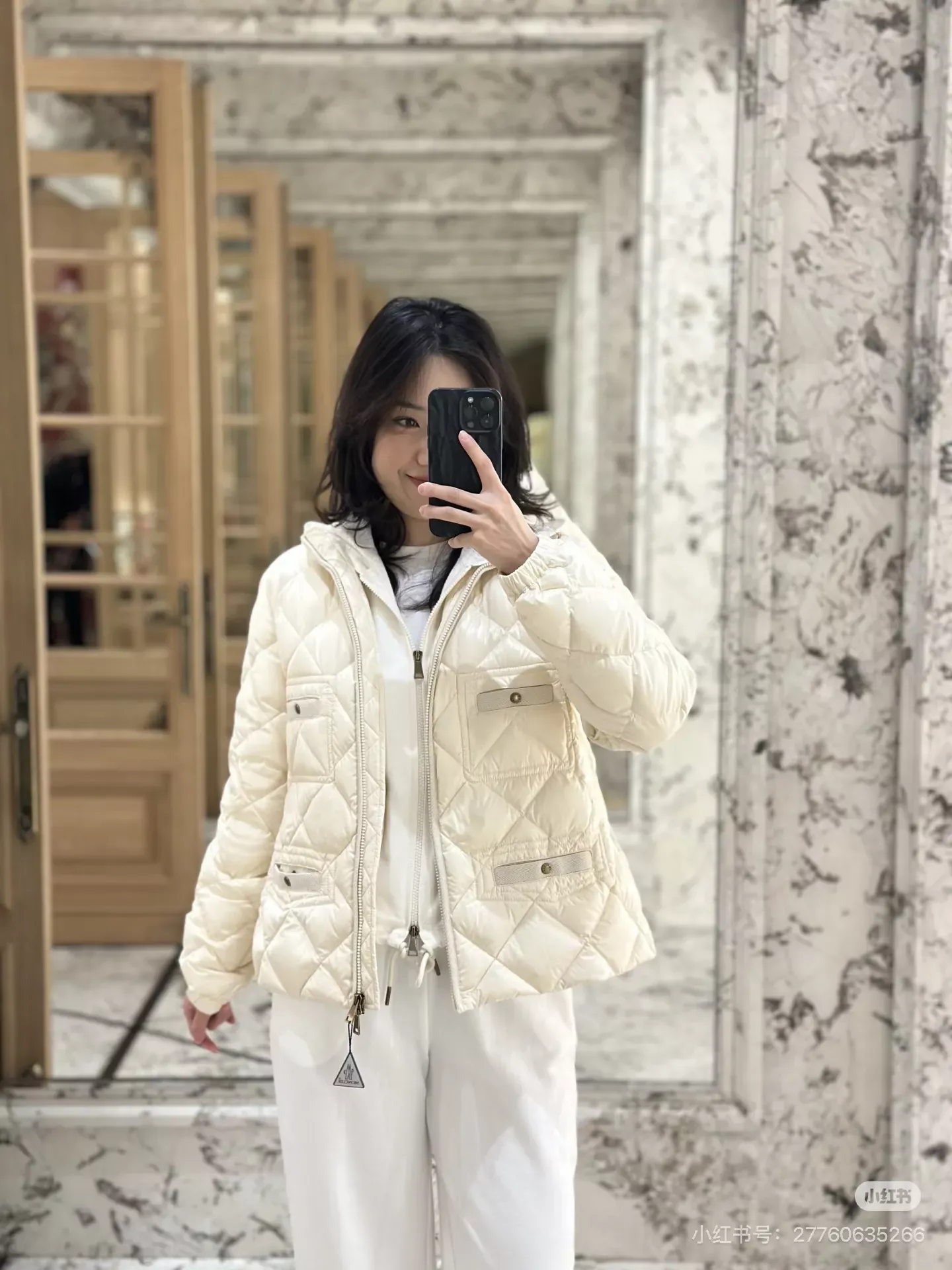 몽클레어 멀티 포켓 스탠드넥 여성용 쇼트 패딩 상세 이미지 37