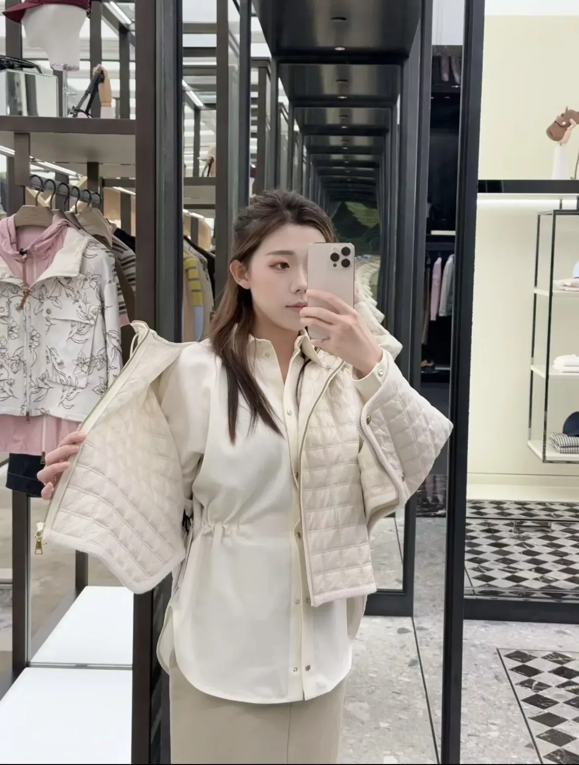 몽클레어 격자 텍스처 쇼트 여성용 후드 재킷 상세 이미지 16