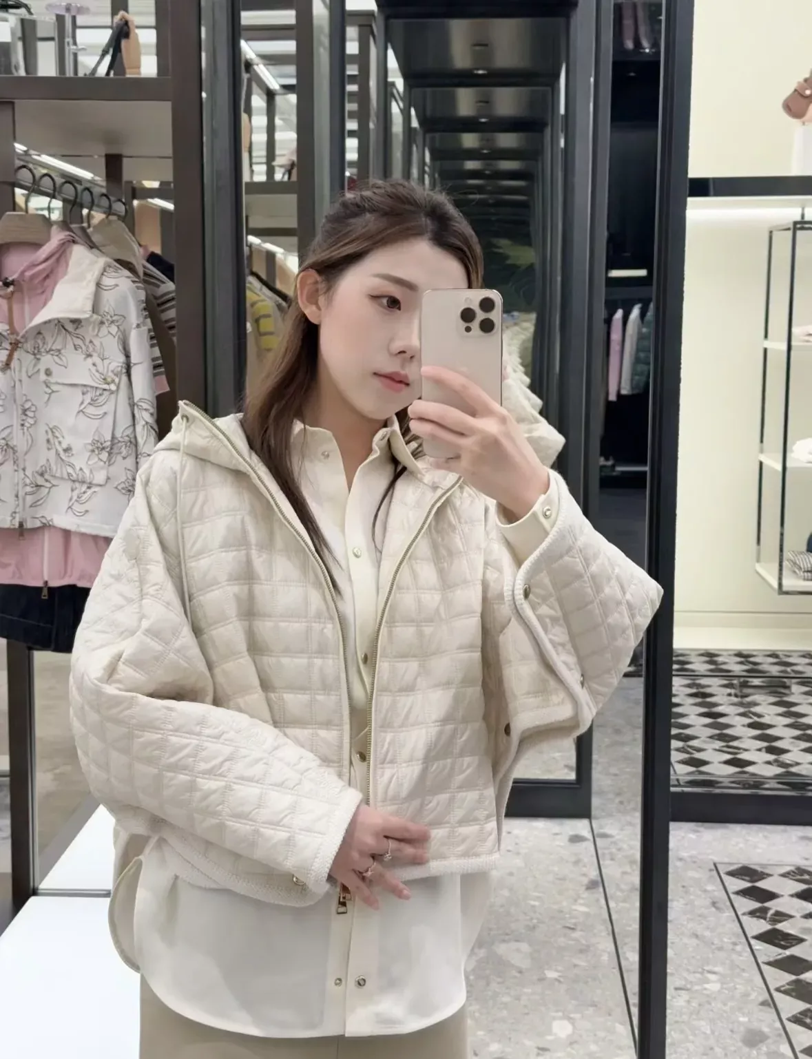몽클레어 격자 텍스처 쇼트 여성용 후드 재킷 상세 이미지 17