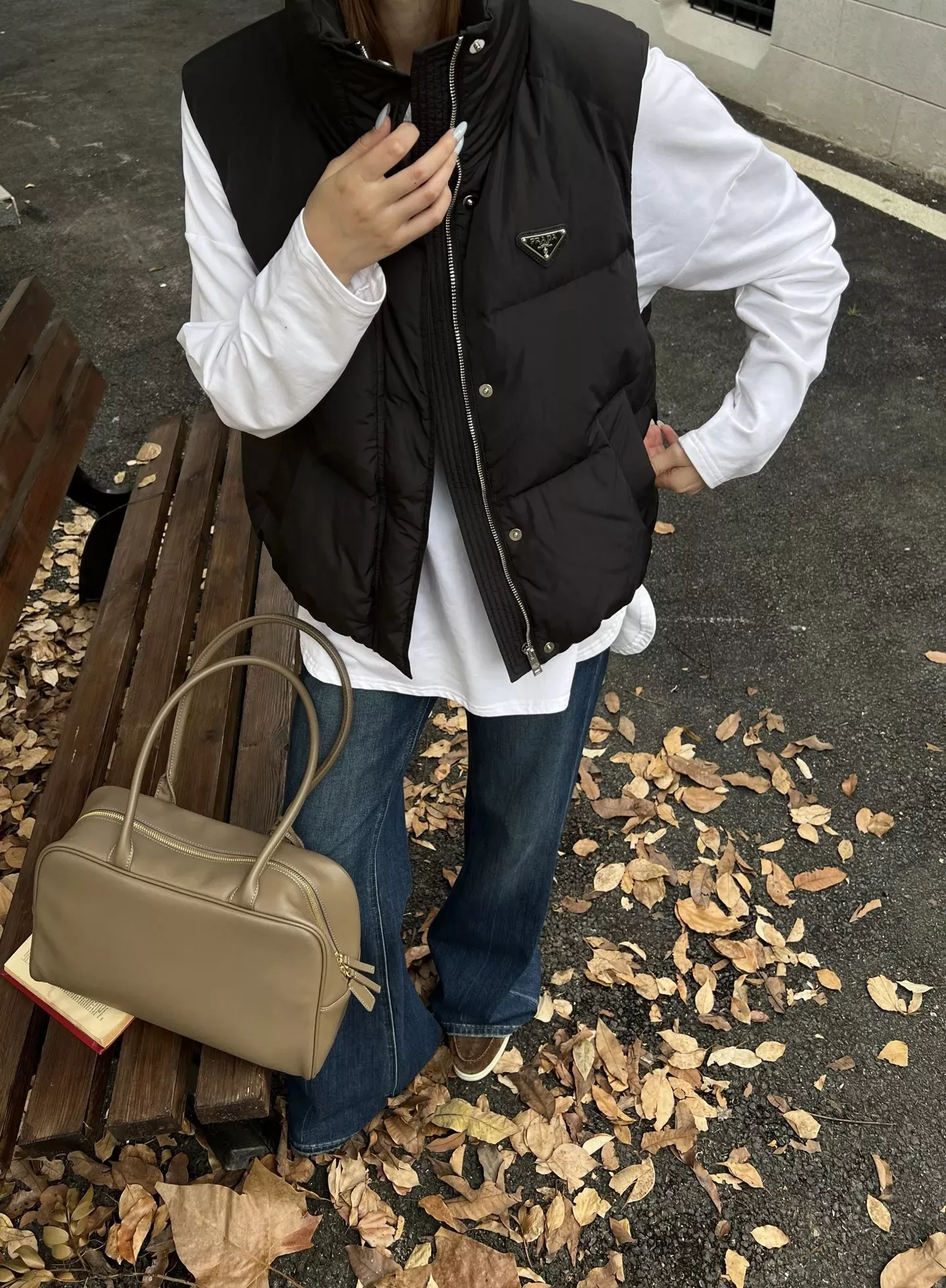 프라다 하이넥 쇼트 여성용 패딩 조끼 상세 이미지 19