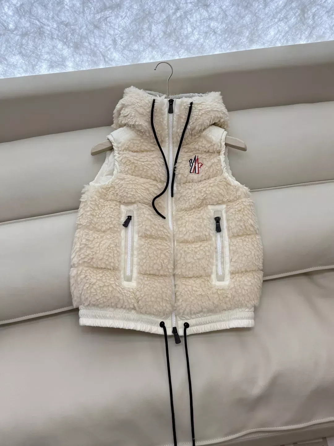 몽클레어 덤블 플리스 다운 여성용 패딩 조끼 상세 이미지 3