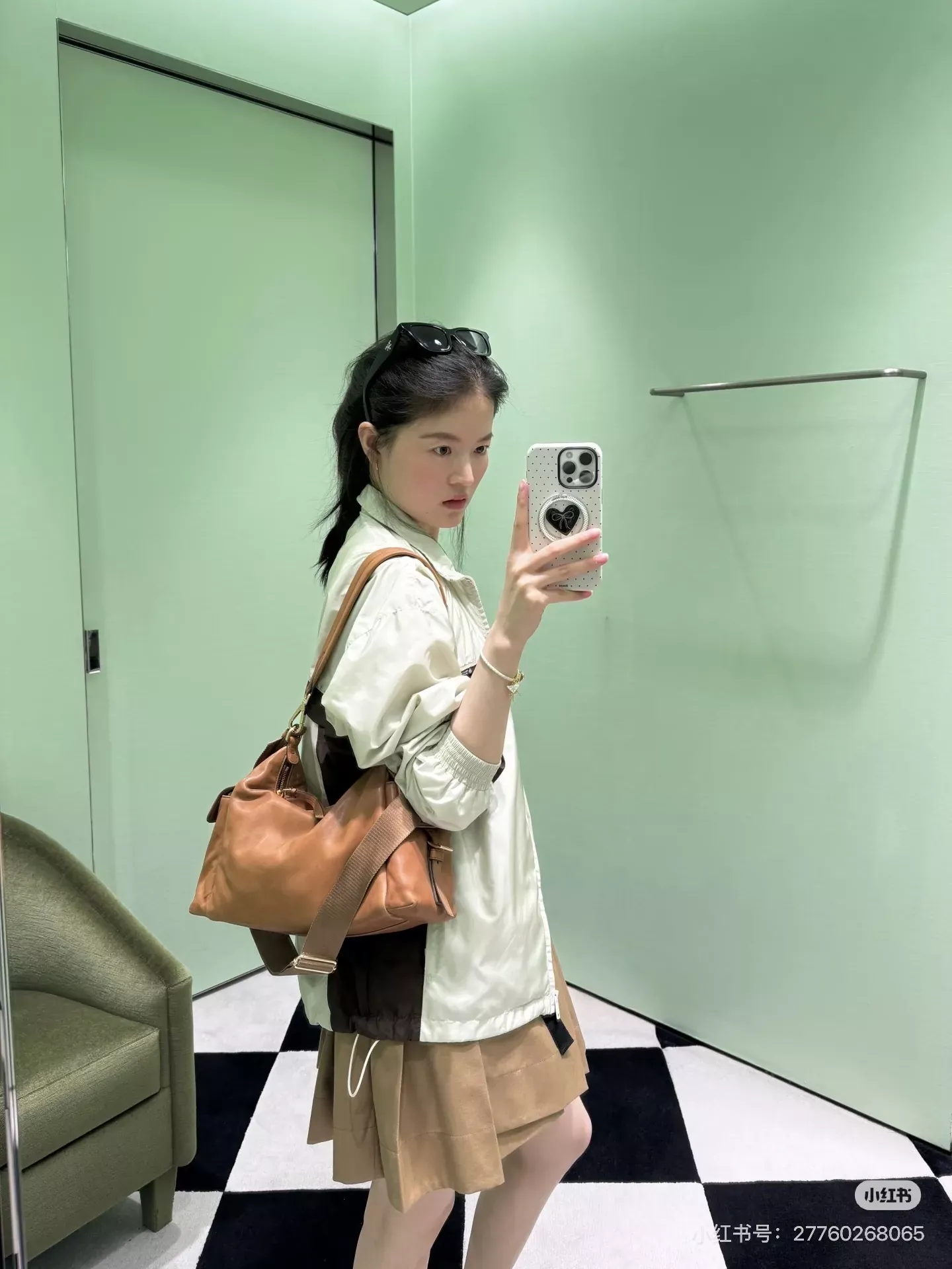 프라다 배색 나일론 스탠드칼라 남녀공용 집업 재킷 상세 이미지 15