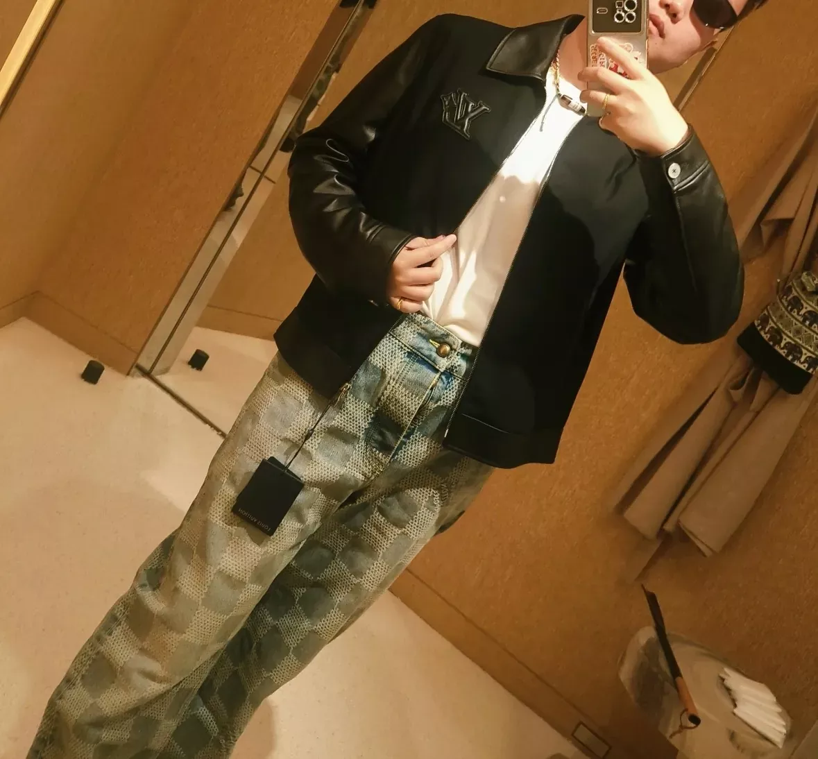 루이비통 스웨이드 배색 집업 남녀공용 가죽 재킷 상세 이미지 27