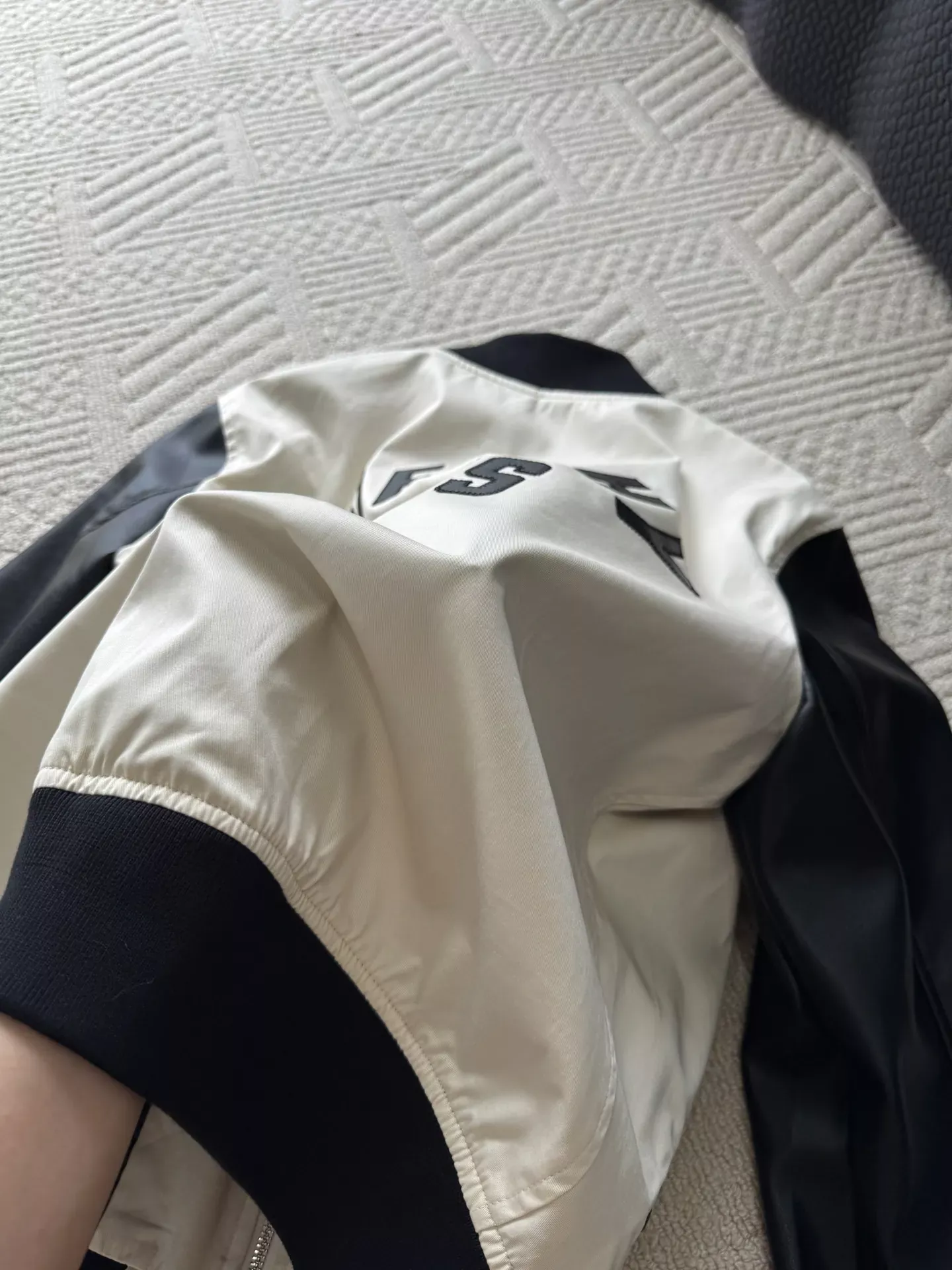 지방시 배색 가죽 패치 남녀공용 집업 재킷 상세 이미지 40