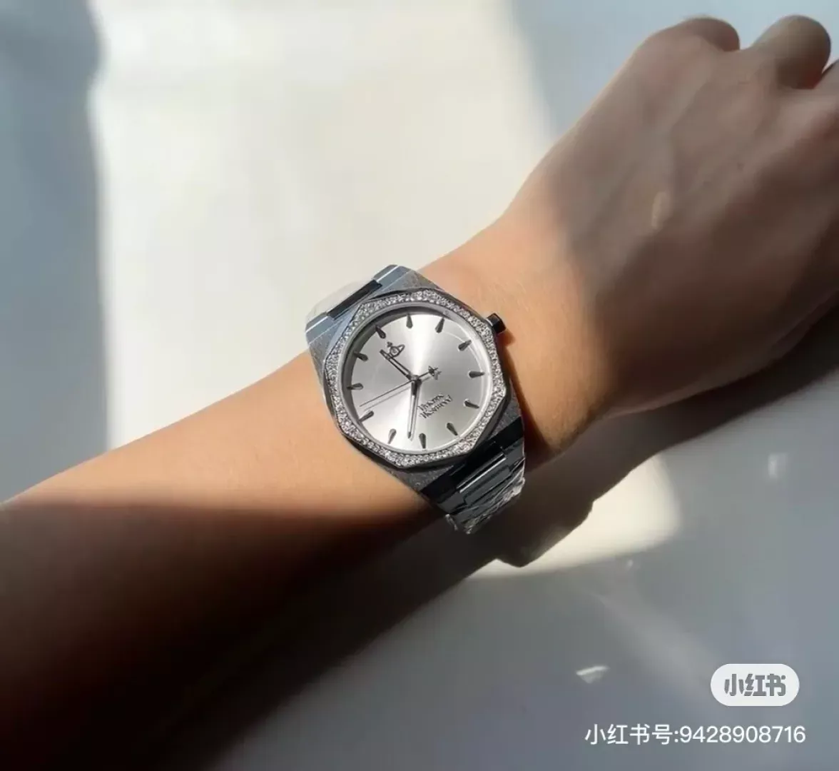 비비안웨스트우드 35mm 실버 톤 남녀공용 메탈 시계 상세 이미지 14
