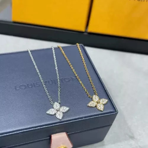 루이비통 네잎클로버 컷아웃 목걸이