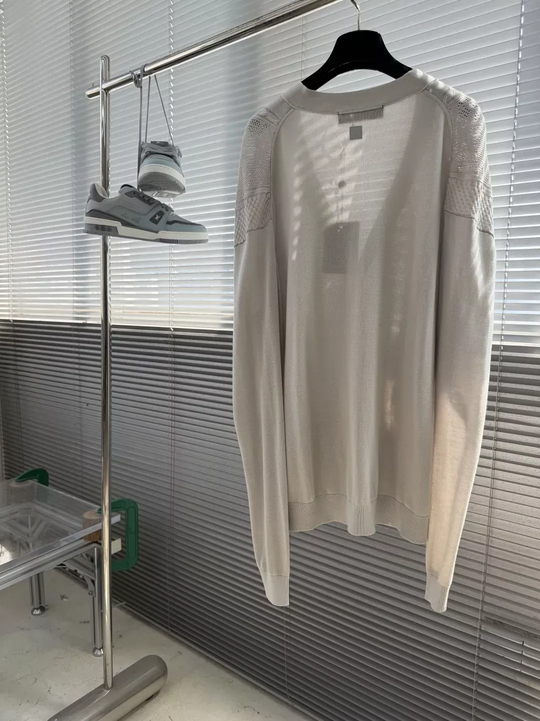 루이비통 모노그램 실크 코튼 긴소매 가디건 상세 이미지 3