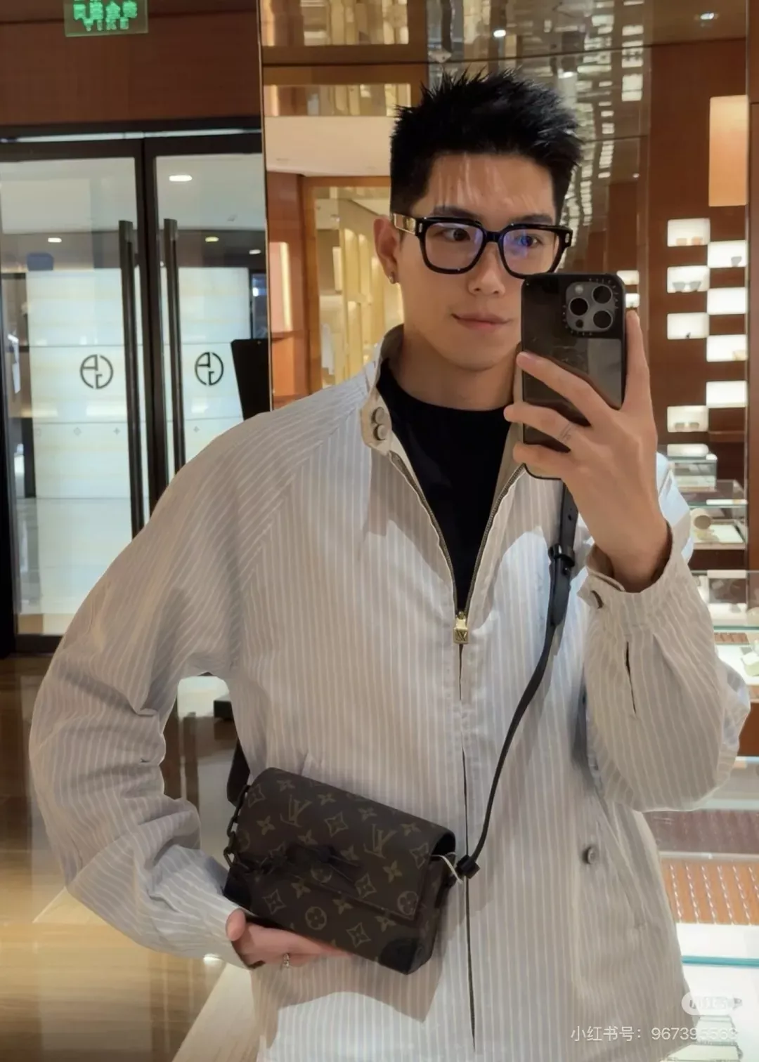 루이비통 모노그램 양면 하이넥 남녀공용 집업 재킷 상세 이미지 21