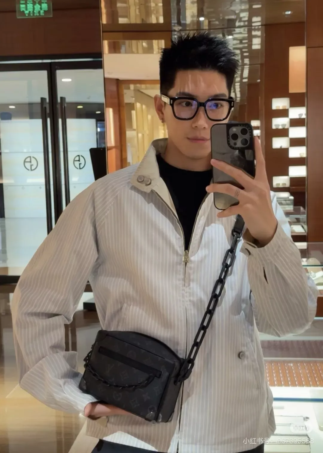 루이비통 모노그램 양면 하이넥 남녀공용 집업 재킷 상세 이미지 22