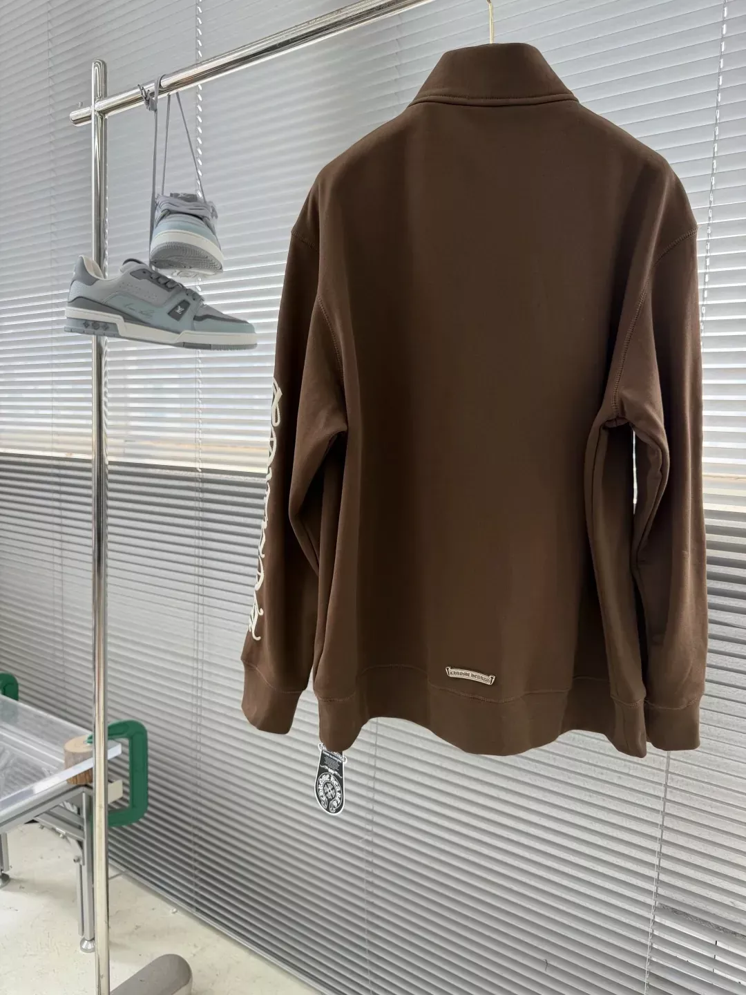 크롬하츠 자수 반집업 긴소매 티셔츠 상세 이미지 3