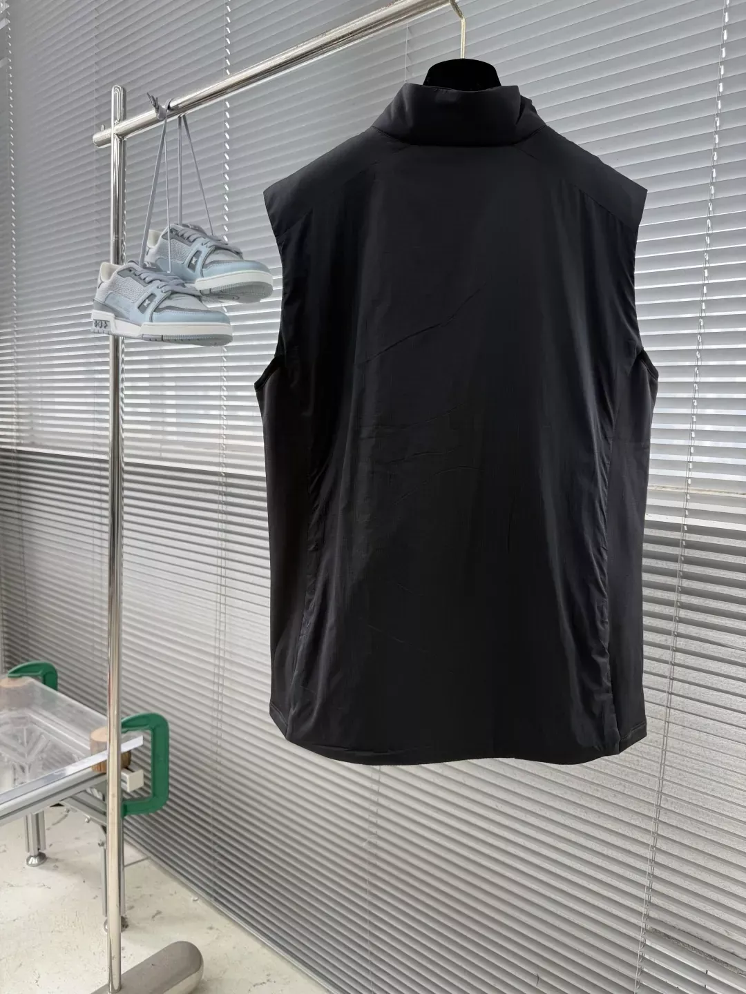 아크테릭스 경량 보온 스탠드칼라 남녀공용 집업 조끼 상세 이미지 21