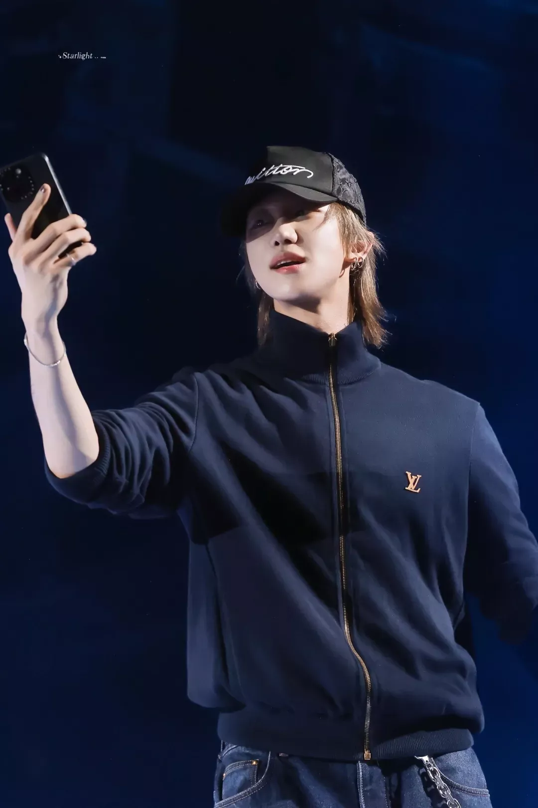 루이비통 양면 모노그램 니트 남녀공용 집업 재킷 상세 이미지 20