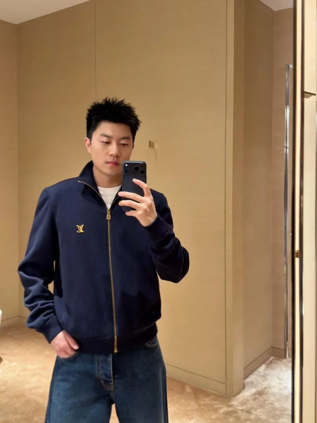 루이비통 양면 모노그램 니트 남녀공용 집업 재킷 상세 이미지 27
