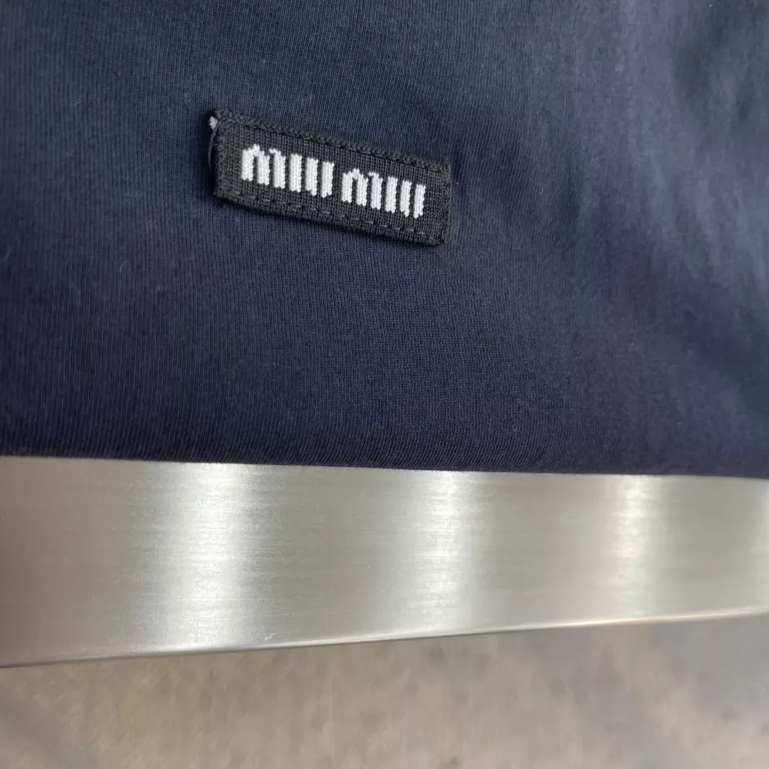 미우미우 레이어드 스트라이프 남녀공용 긴소매 티셔츠 상세 이미지 5