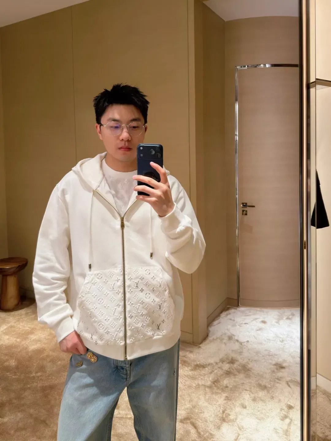 루이비통 반사 엠보 로고 후드 남녀공용 후드 재킷 상세 이미지 11