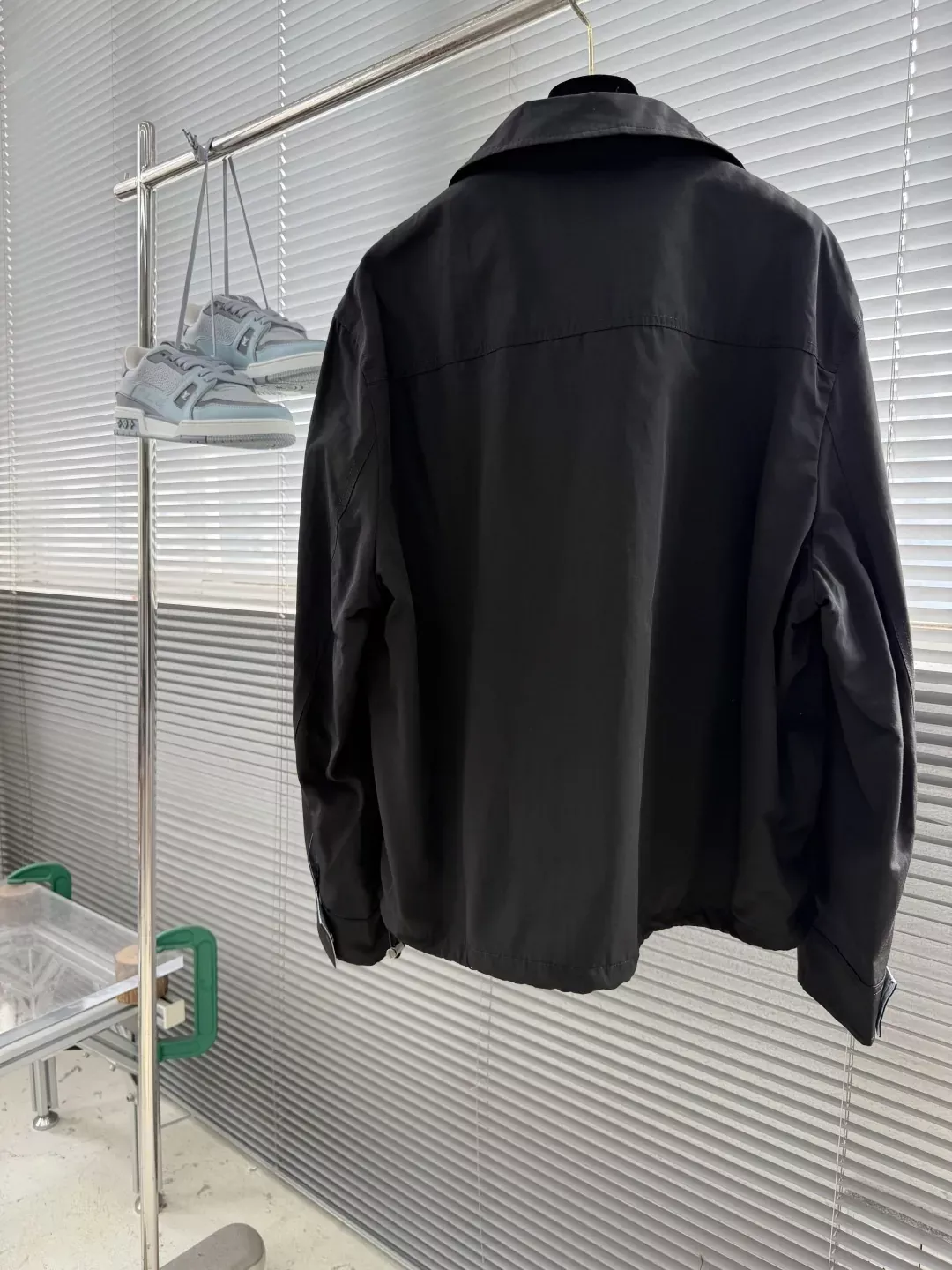 로에베 로고 자수 코튼 혼방 남녀공용 집업 재킷 상세 이미지 3