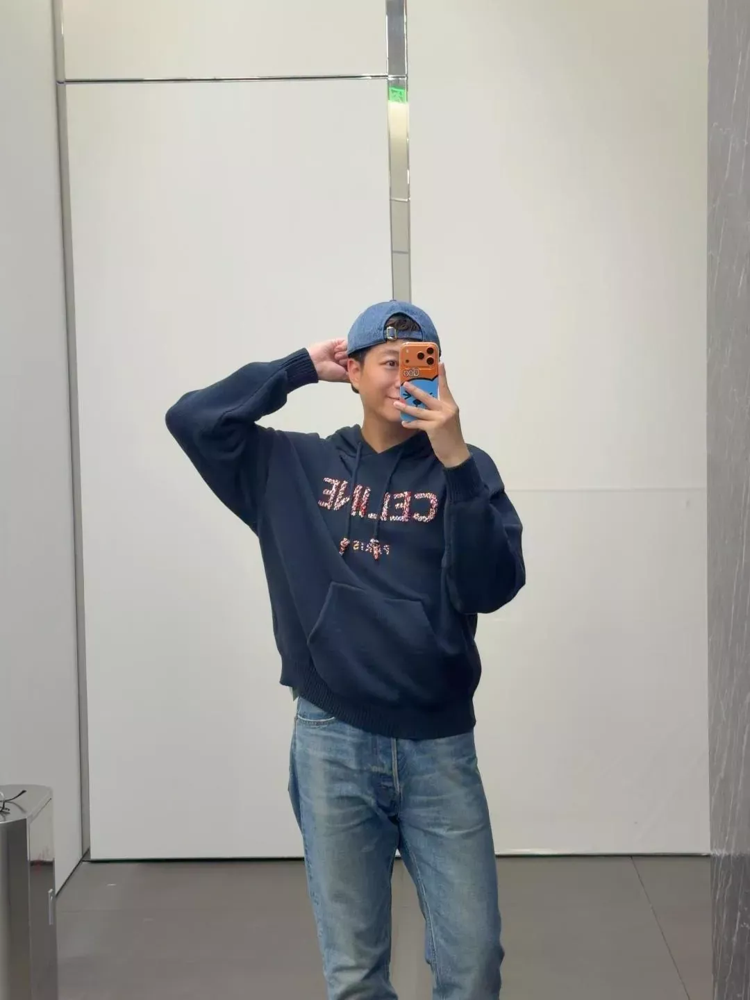 셀린느 자수 로고 오버핏 남녀공용 후드 티셔츠 상세 이미지 11