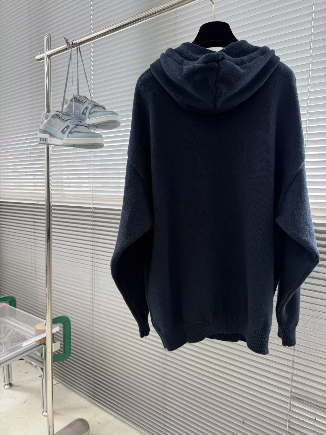 셀린느 자수 로고 오버핏 남녀공용 후드 티셔츠 상세 이미지 3