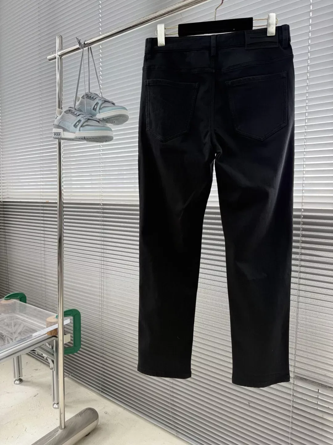 브루넬로쿠치넬리 스트레이트 블랙 데님 남녀공용 데님 팬츠 상세 이미지 2