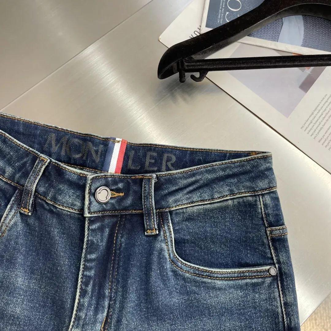 몽클레어 스트레이트 핏 워싱 남녀공용 데님 팬츠 상세 이미지 5
