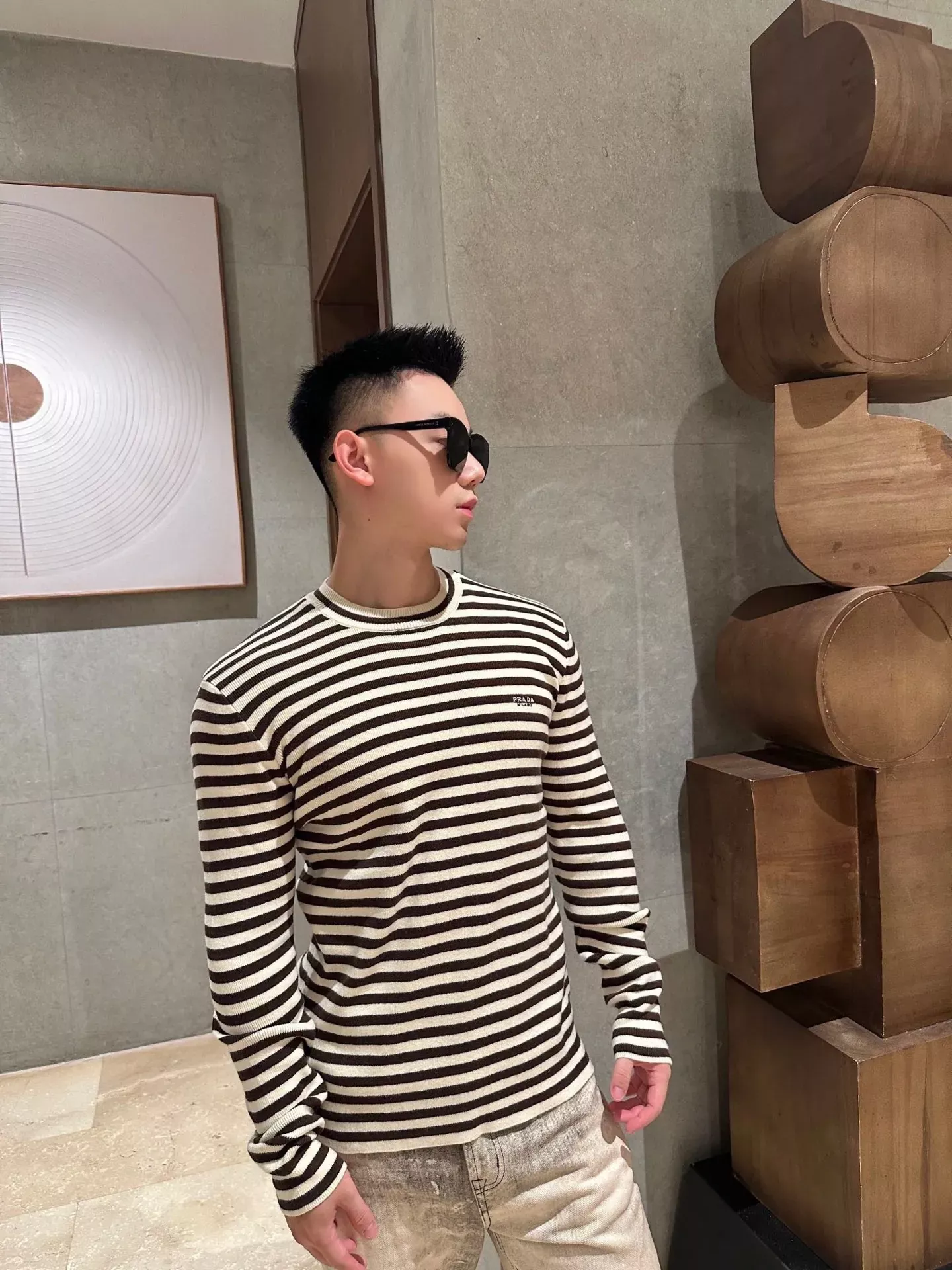 프라다 스트라이프 울혼방 긴소매 남녀공용 긴소매 니트 상세 이미지 24