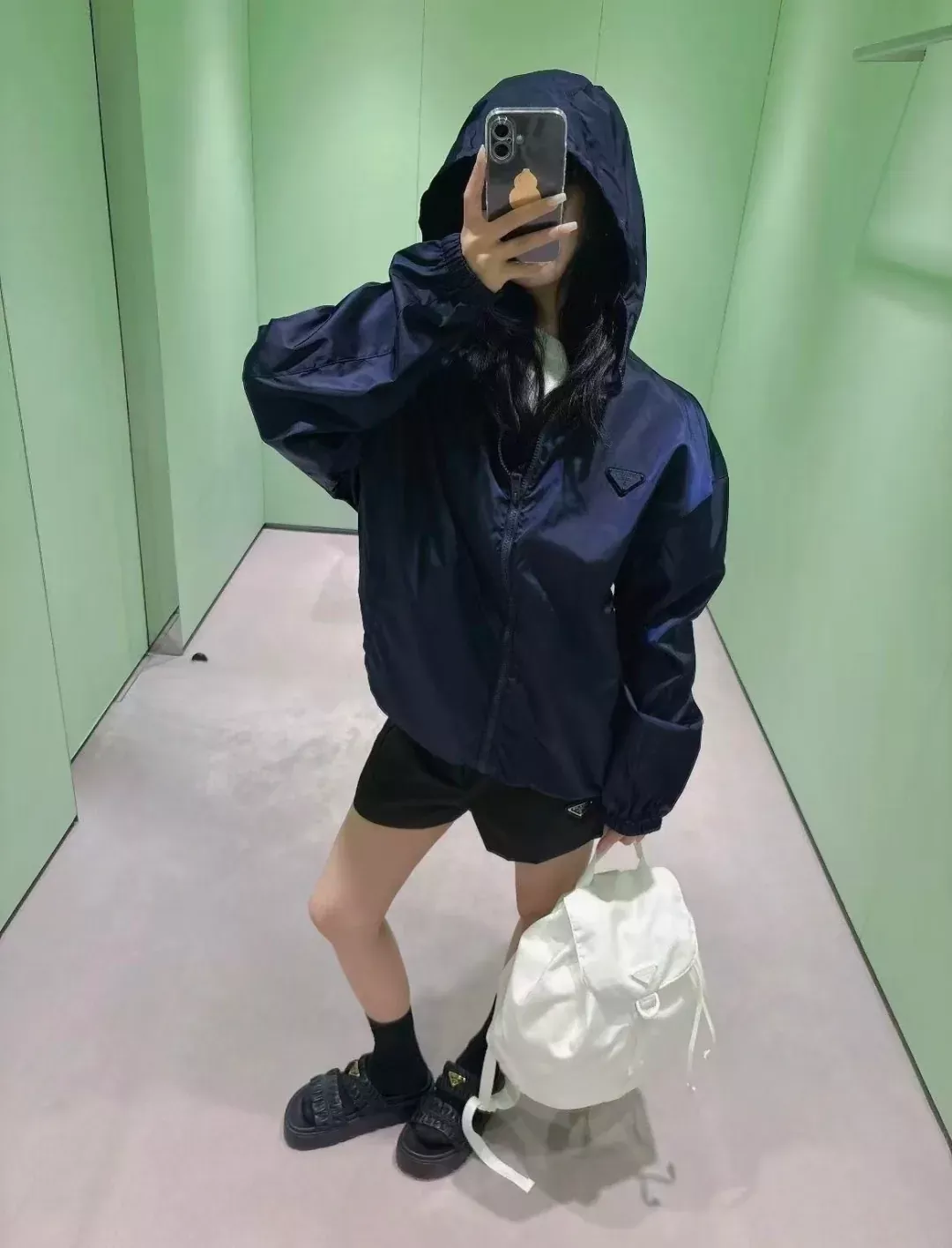 프라다 고밀도 나일론 후드 남녀공용 후드 재킷 상세 이미지 27