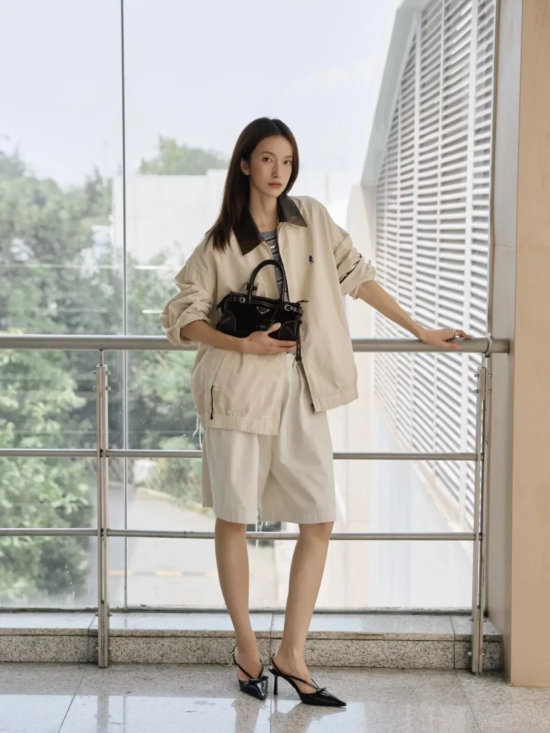 프라다 배색 가죽 카라 남녀공용 집업 재킷 상세 이미지 28