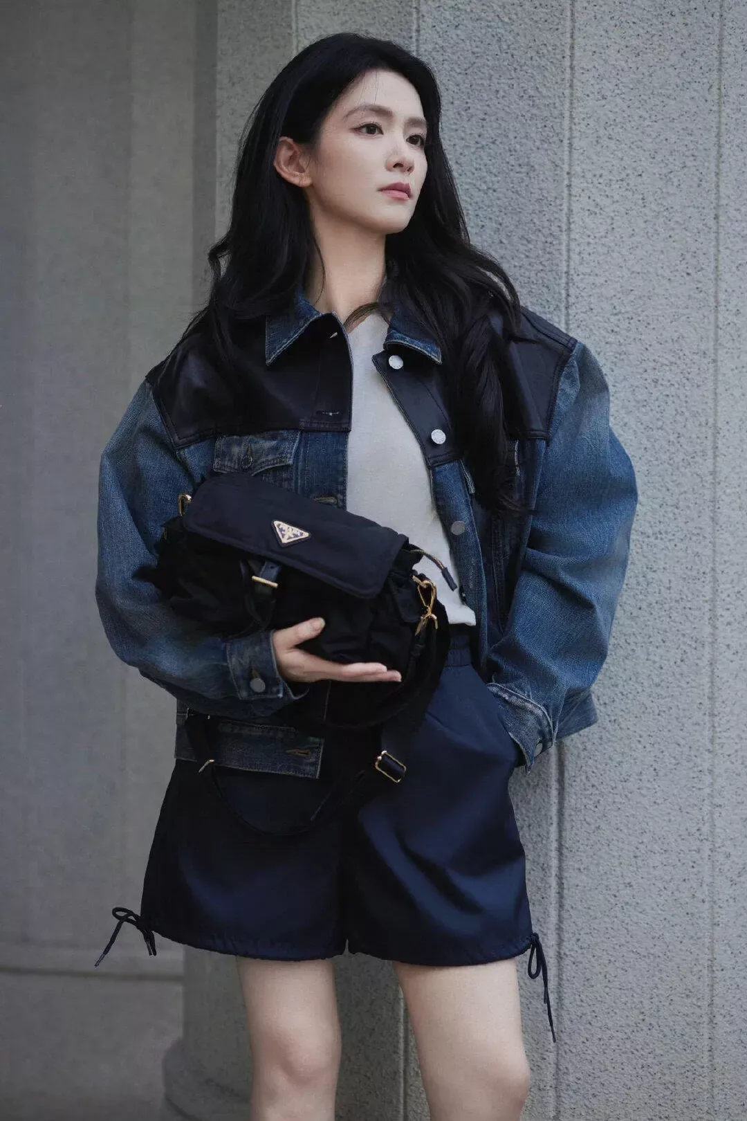 프라다 배색 가죽 패치 워싱 남녀공용 데님 재킷 상세 이미지 24