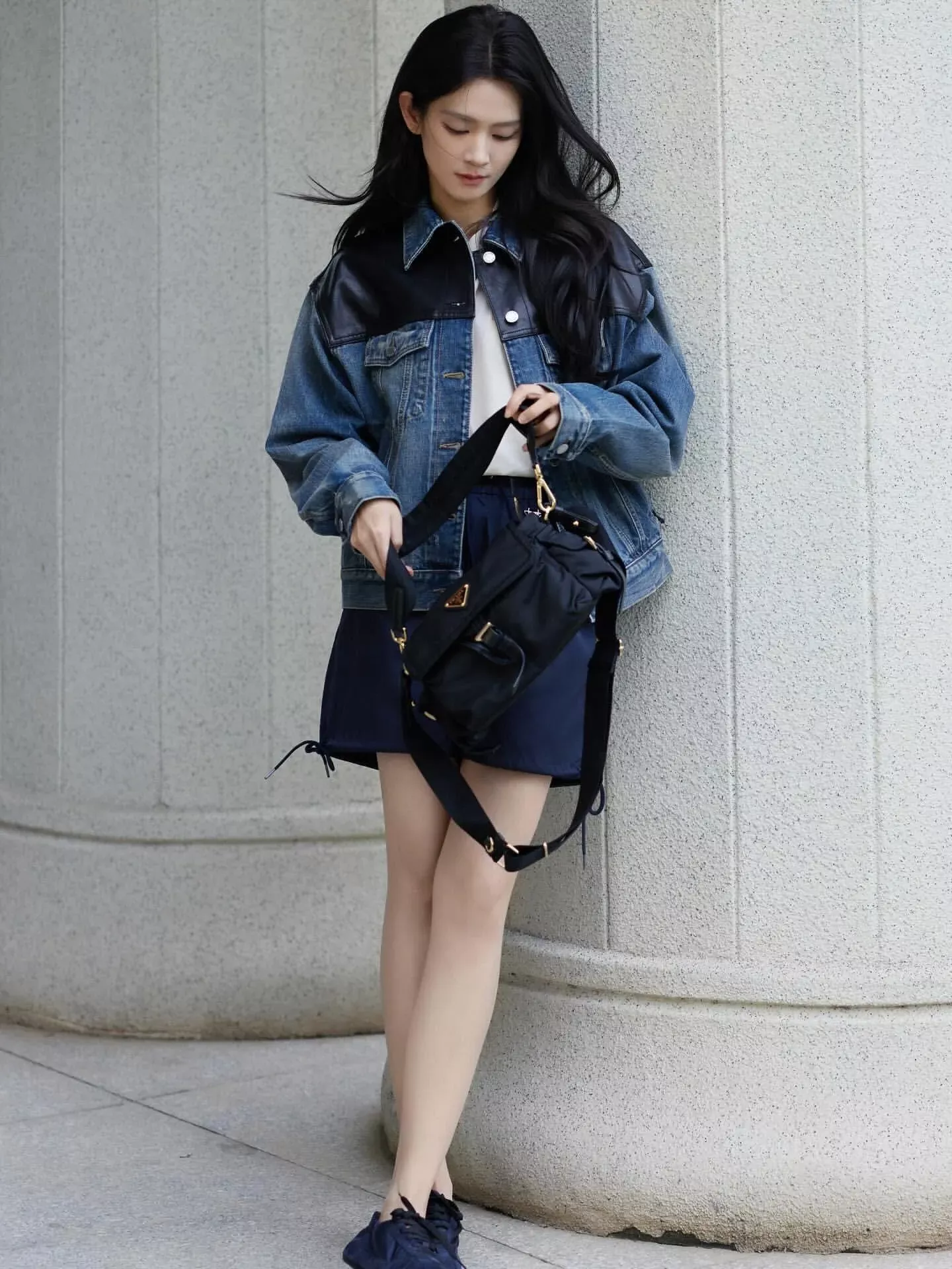 프라다 배색 가죽 패치 워싱 남녀공용 데님 재킷 상세 이미지 25