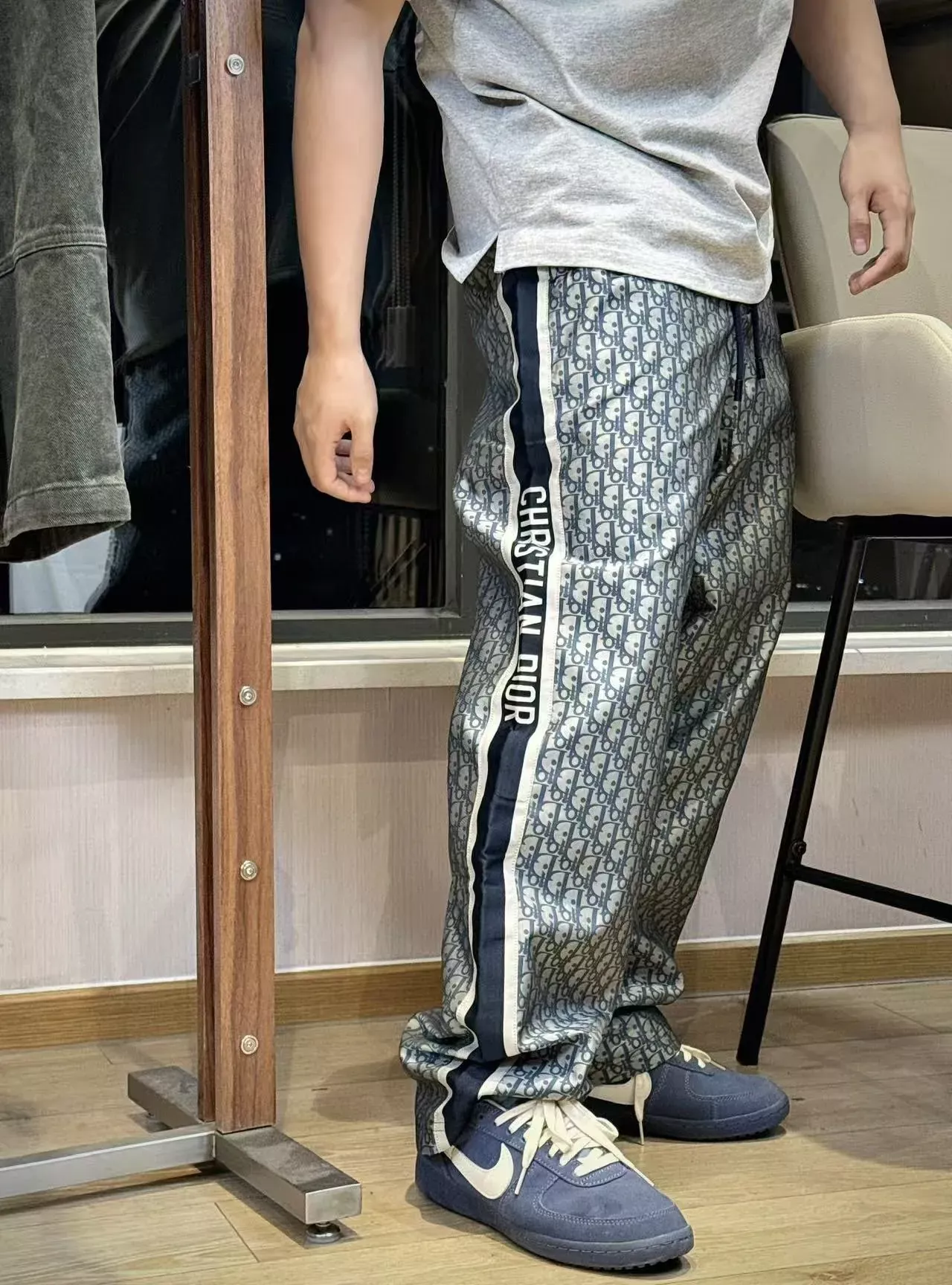 디올 자카드 사이드 밴드 남녀공용 트레이닝 팬츠 상세 이미지 26