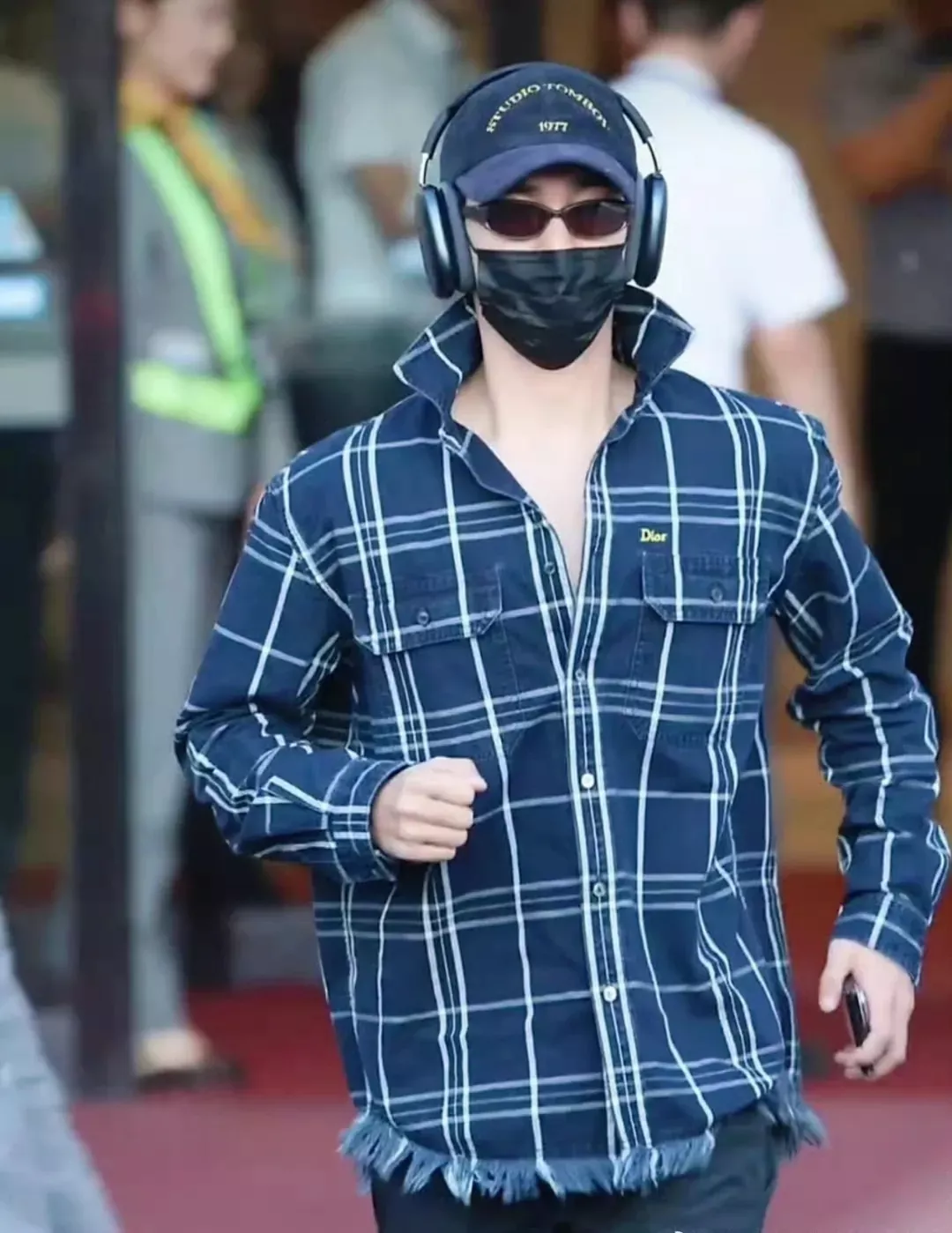 디올 체크 옥스퍼드 데님 남녀공용 긴소매 셔츠 상세 이미지 23