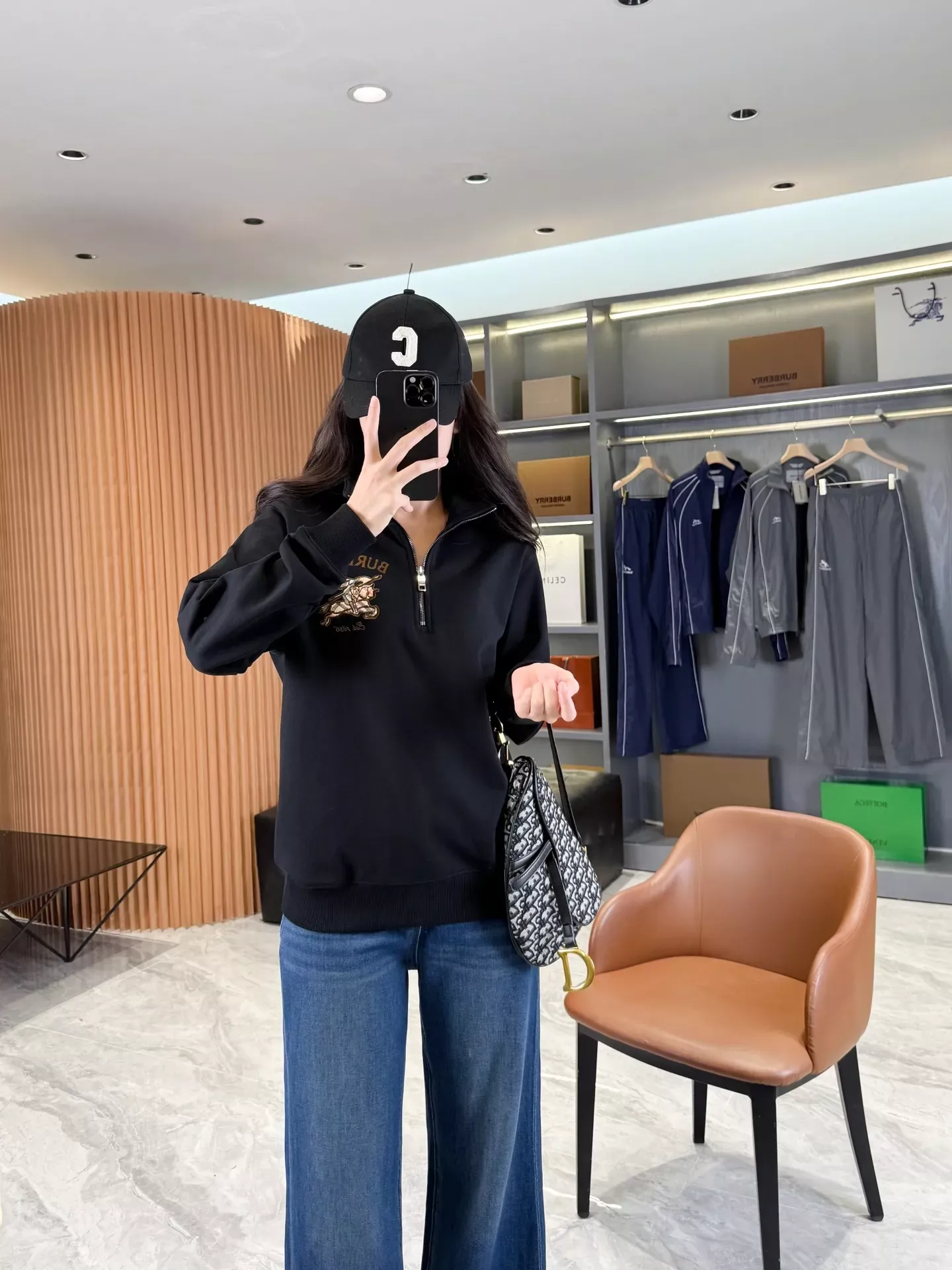 버버리 자수 반집업 하이넥 남녀공용 맨투맨 티셔츠 상세 이미지 35