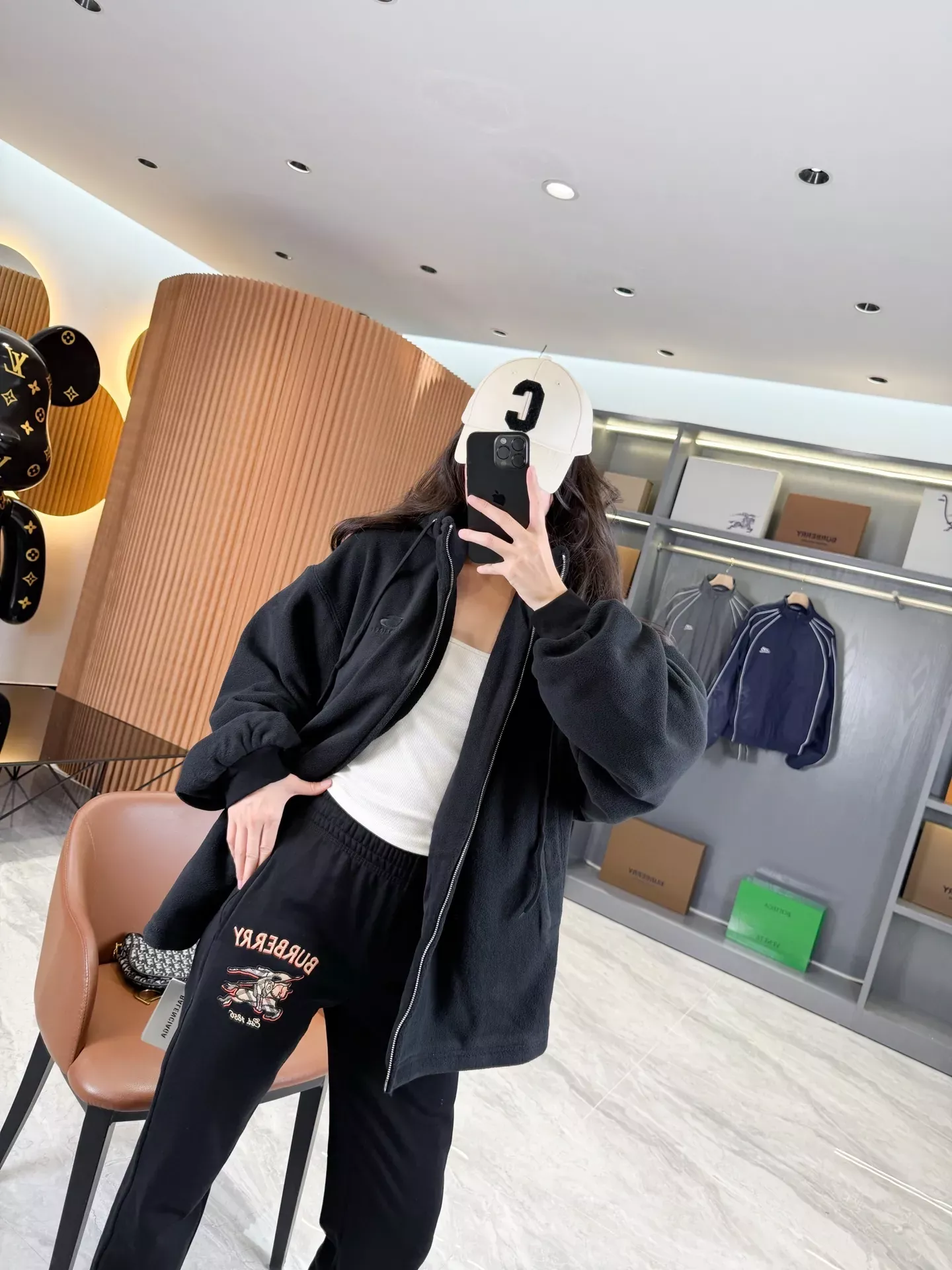 버버리 체크 기사 자수 남녀공용 트레이닝 팬츠 상세 이미지 30