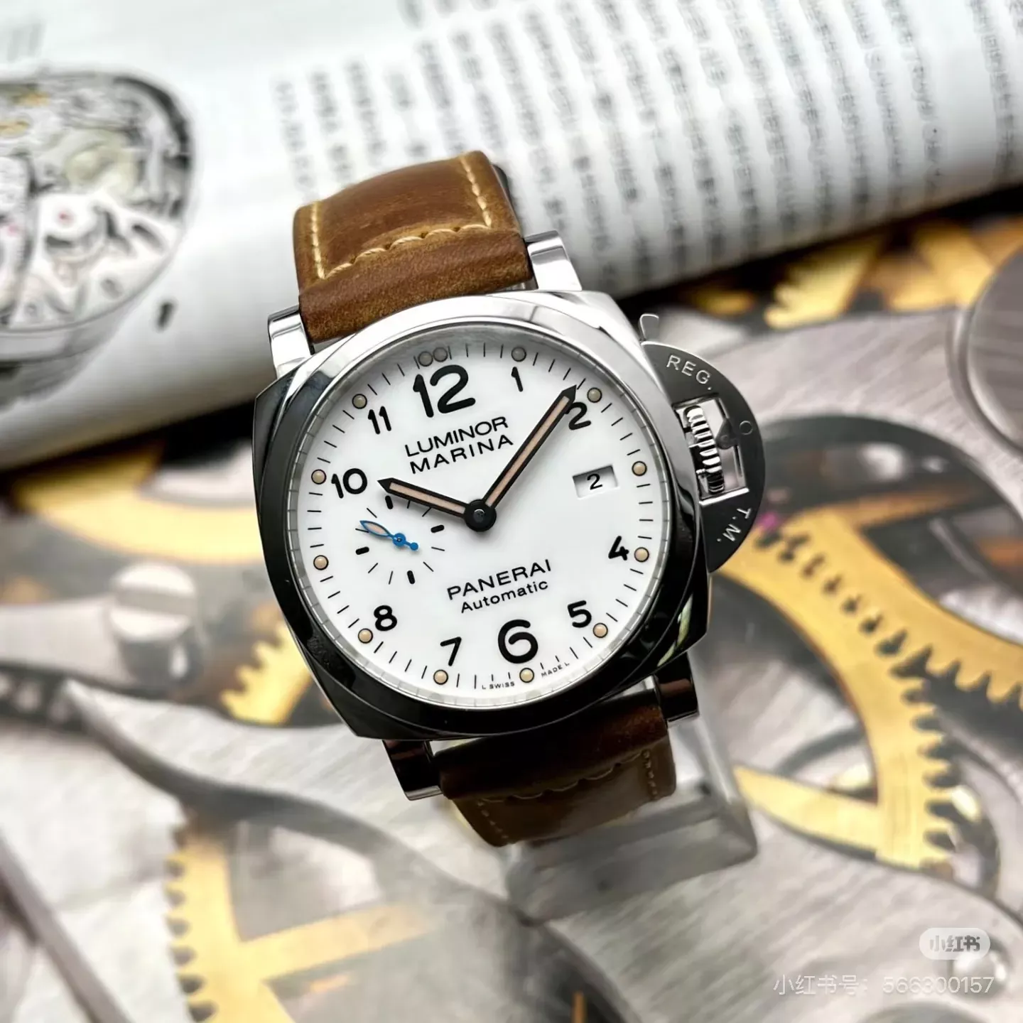 파네라이 루미노르 40mm 남성용 가죽 시계 상세 이미지 12