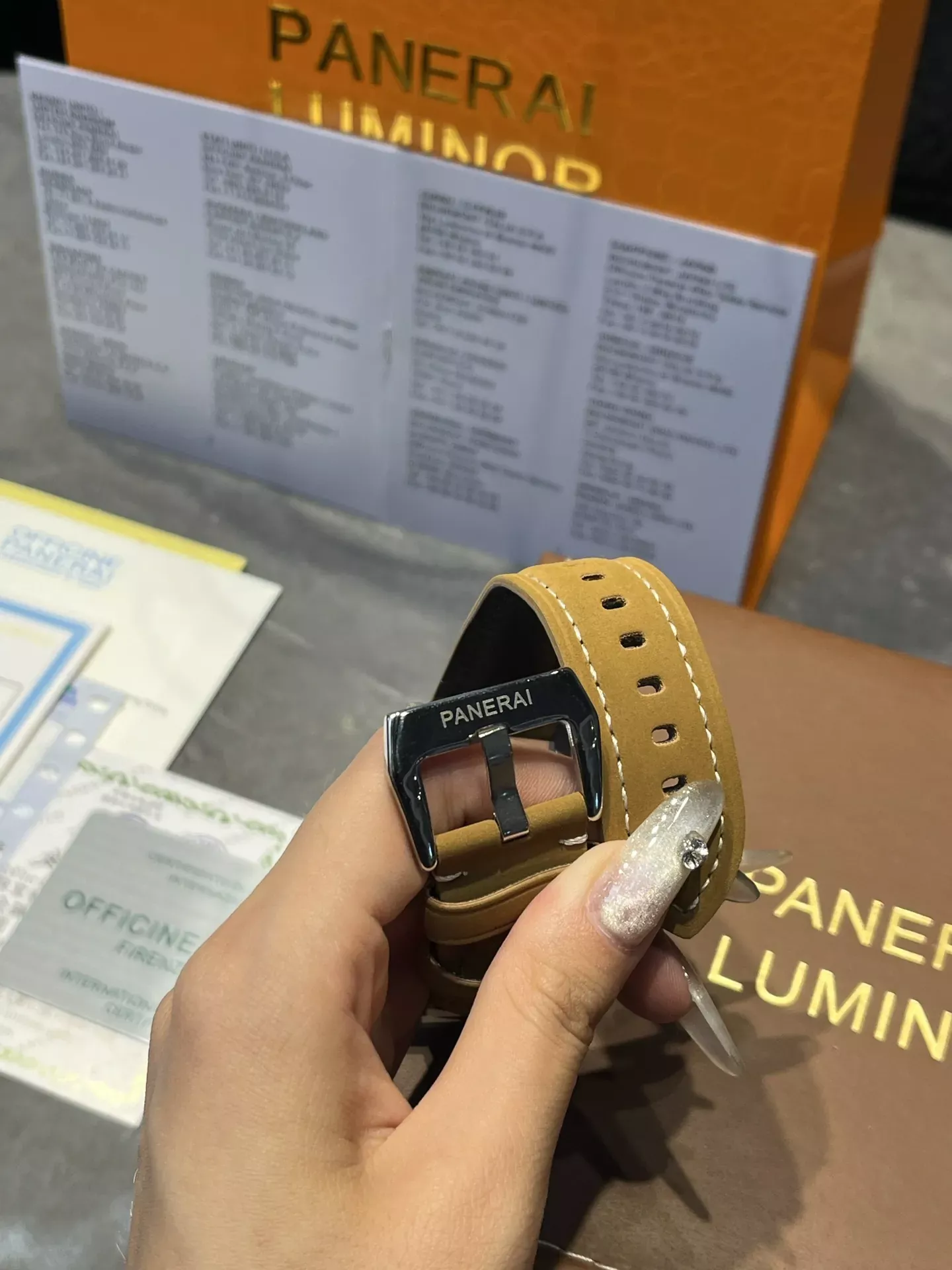파네라이 루미노르 40mm 남성용 가죽 시계 상세 이미지 6