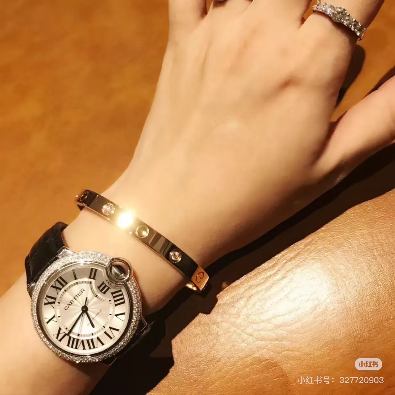 까르띠에 블루 벌룬 36mm 여성용 가죽 시계 상세 이미지 10