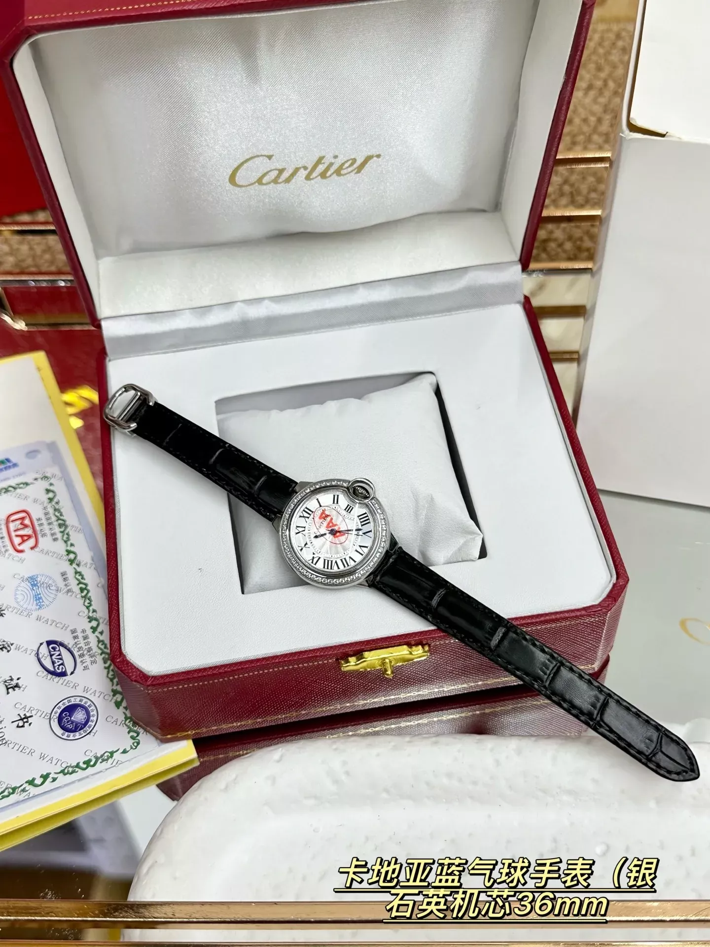 까르띠에 블루 벌룬 36mm 여성용 가죽 시계 상세 이미지 3
