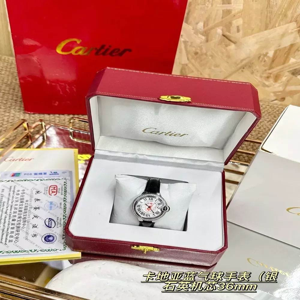 까르띠에 블루 벌룬 36mm 여성용 가죽 시계