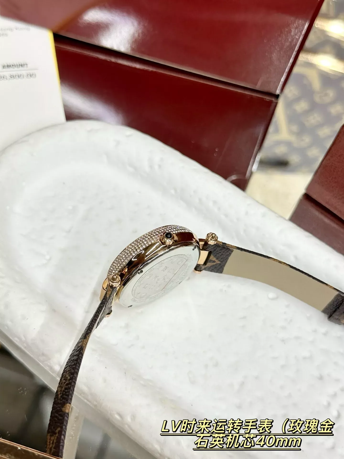 루이비통 쿼츠 40mm 여성용 가죽 시계 상세 이미지 9