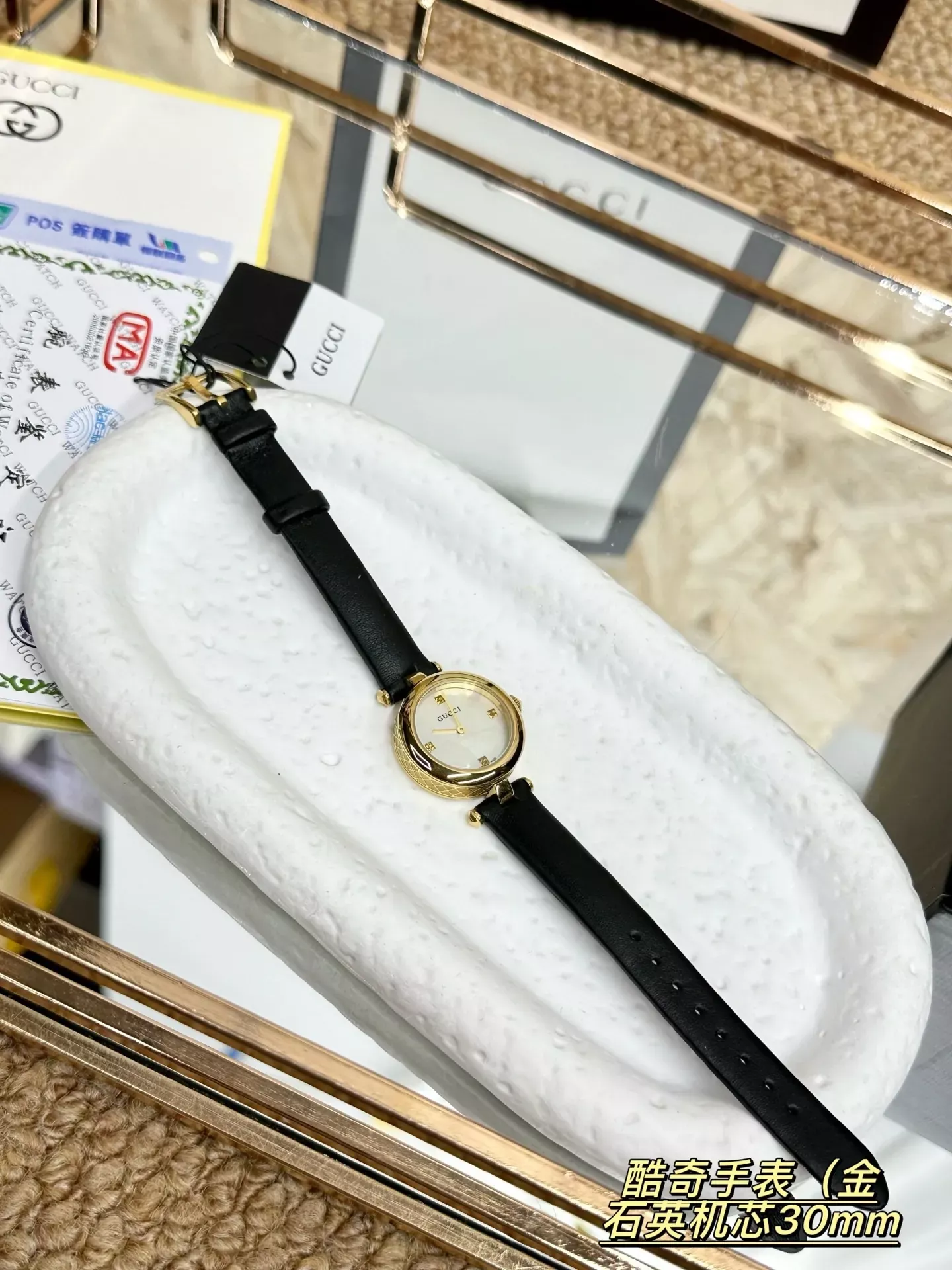 구찌 30mm 스틸 여성용 가죽 시계 상세 이미지 4